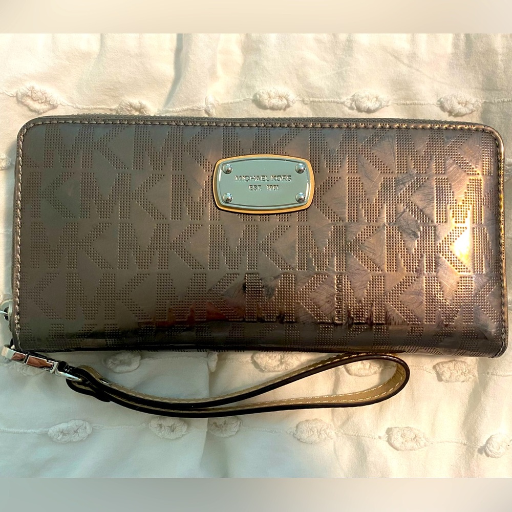 NEW Michael Kors Signature Mirror Metallic Zip Around Wallet with Wristlet Strap